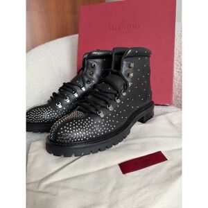 NWT‎ Valentino Garavani - Dewstuds Leather Combat Boots Size 40.5
